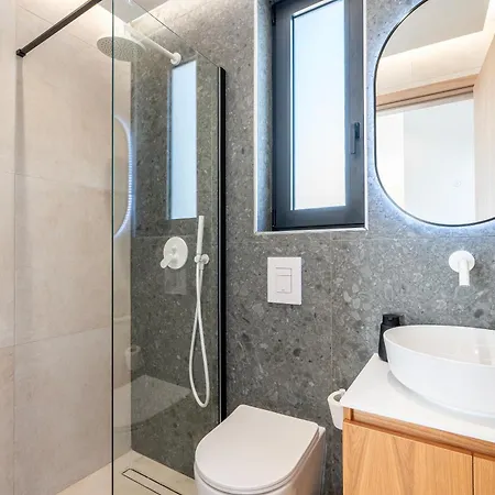 Geo's Luxury - Private Pool - By The فيلة *