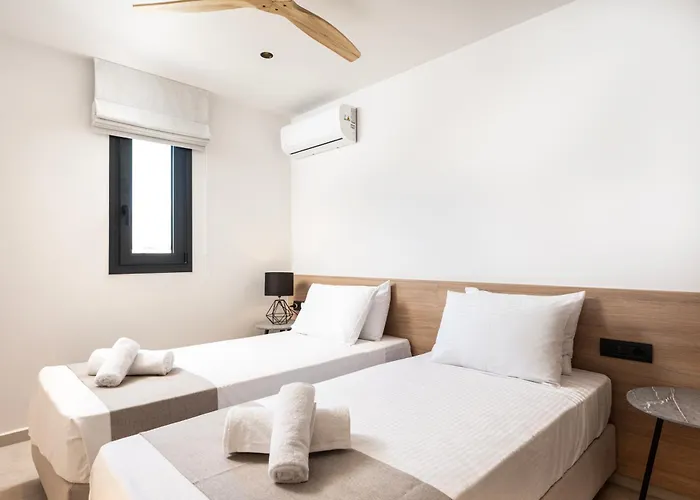 Geo's Luxury - Private Pool - By The *