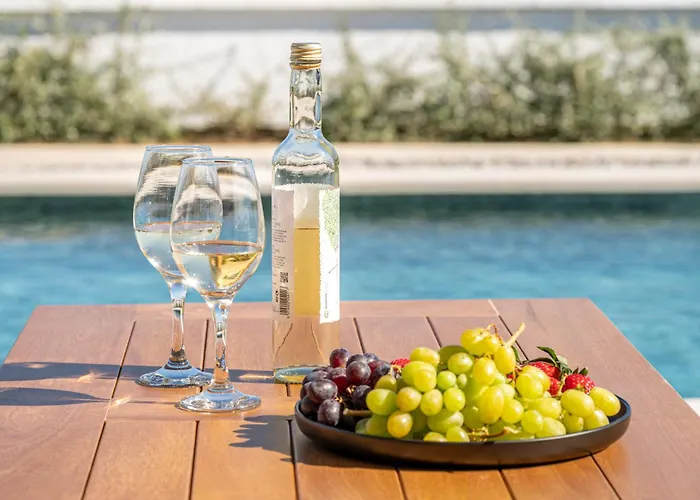 Βίλα Geo's Luxury - Private Pool - By The