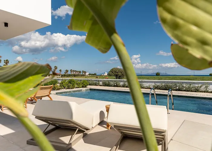 Geo's Luxury - Private Pool - By The Βίλα *