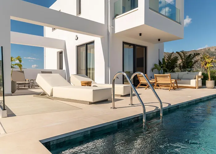 Geo's Luxury - Private Pool - By The Βίλα *