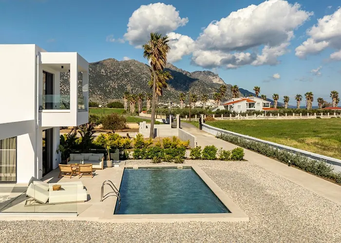 Geo's Luxury - Private Pool - By The Βίλα *