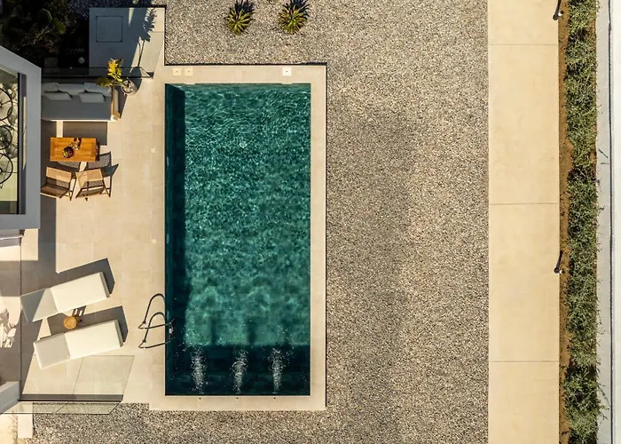 Βίλα Geo's Luxury - Private Pool - By The