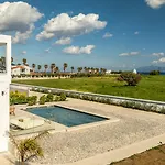 Geo's Luxury - Private Pool - By The