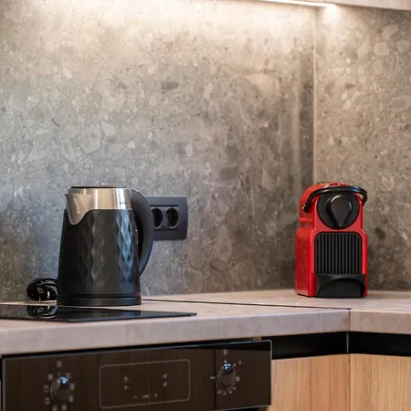 Geo's Luxury - Private Pool - By The *