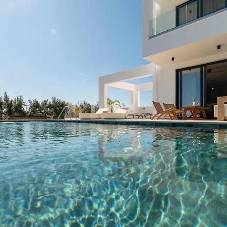 Villa Geo's Luxury - Private Pool - By The