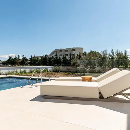 Geo's Luxury - Private Pool - By The Villa *