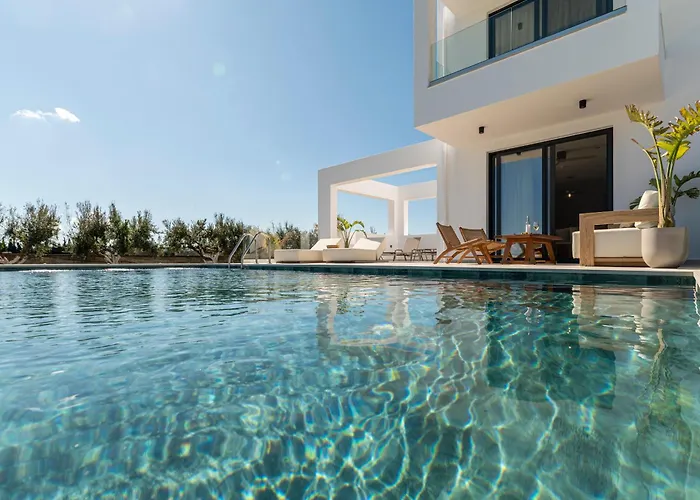 Villa Geo's Luxury - Private Pool - By The
