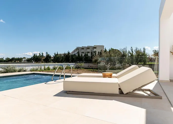 Geo's Luxury - Private Pool - By The Villa *